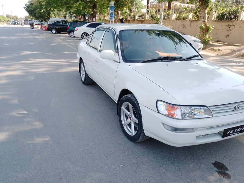 Manul 2002 model 2.0 D corolla exelant condection avalible in pindigh 6