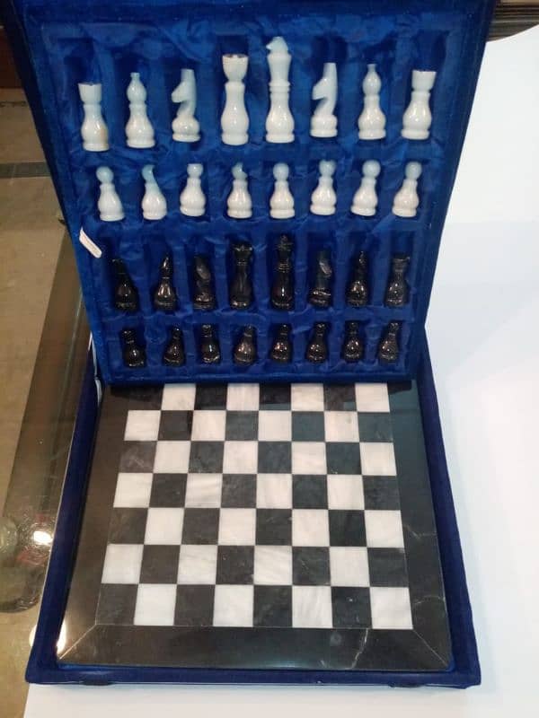 PURE MARBLE CHESS GAME AND GIFT SET 4