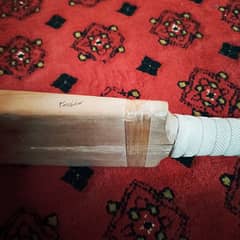 Original cricket bat 1.3kg weight just 3 matches use