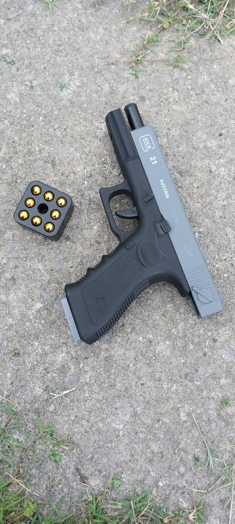 glock 21 relistic imported toy 4