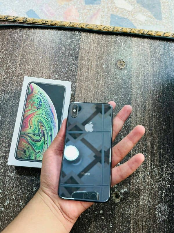 iPhone XS Max Black Colour 64gb 0