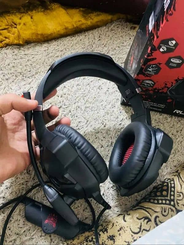 RUN MUS K11 gaming headphones for sale urgent 6