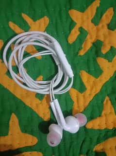 earphones