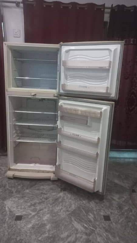 Dawlance fridge for sale 0