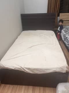 single bed 1 year used