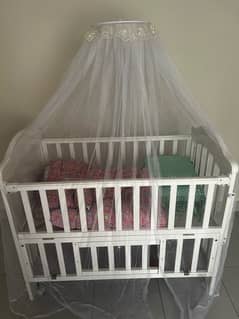 Tinnies baby cot