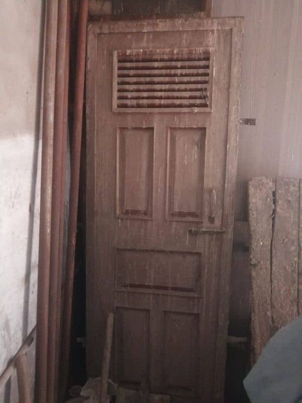 solid wooden door with solid chugat 0