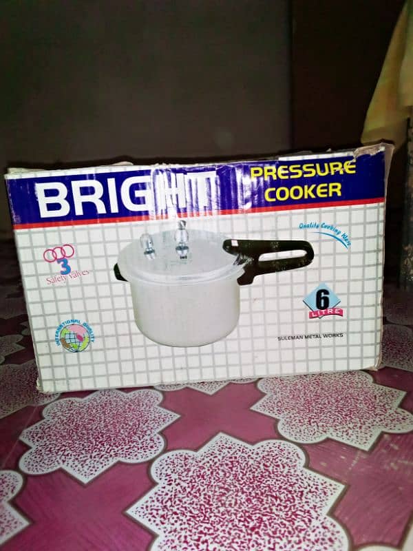 New bast condition pressure cooker 6 litter 7