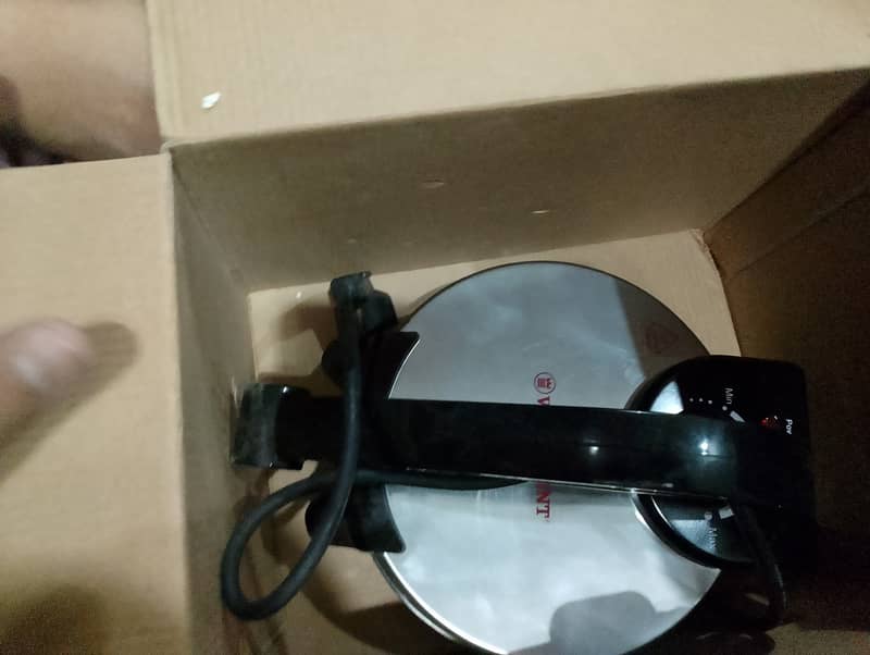 Westpoint Meat grinder and roti maker 2