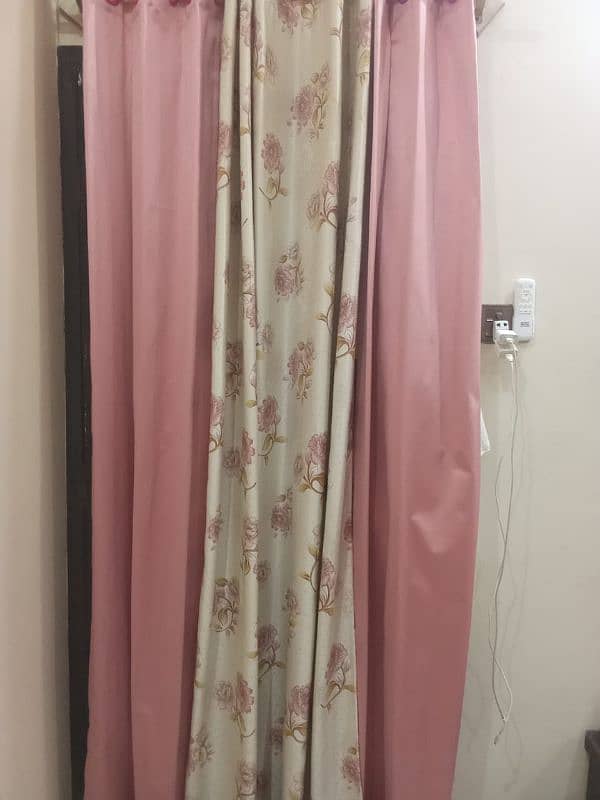 selling this beautiful Mashup curtains 0