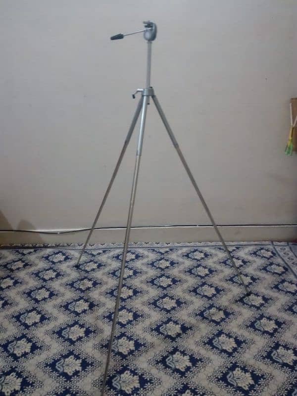 Topman tripod stand 3