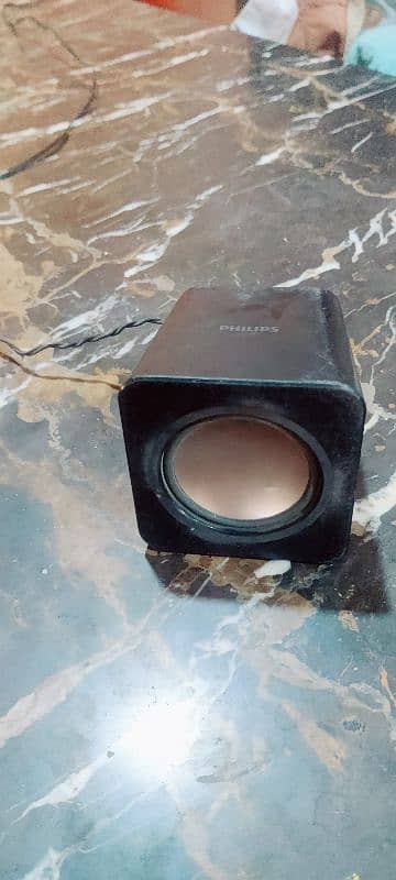 Philips Home theater Speaker  5 and 1 woofer 8