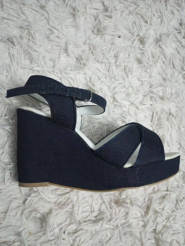 Selling heels sandal 2