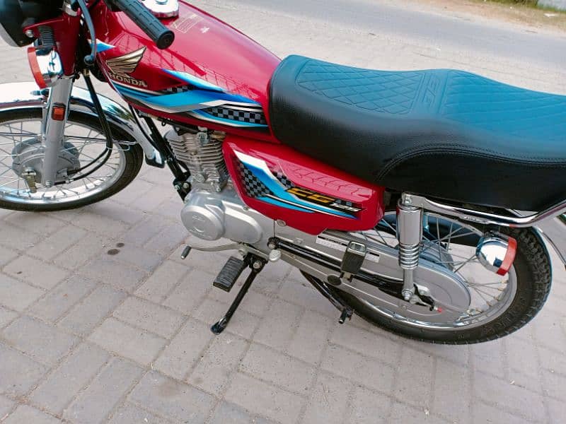 HONDA CG 125 2024 MODEL 13