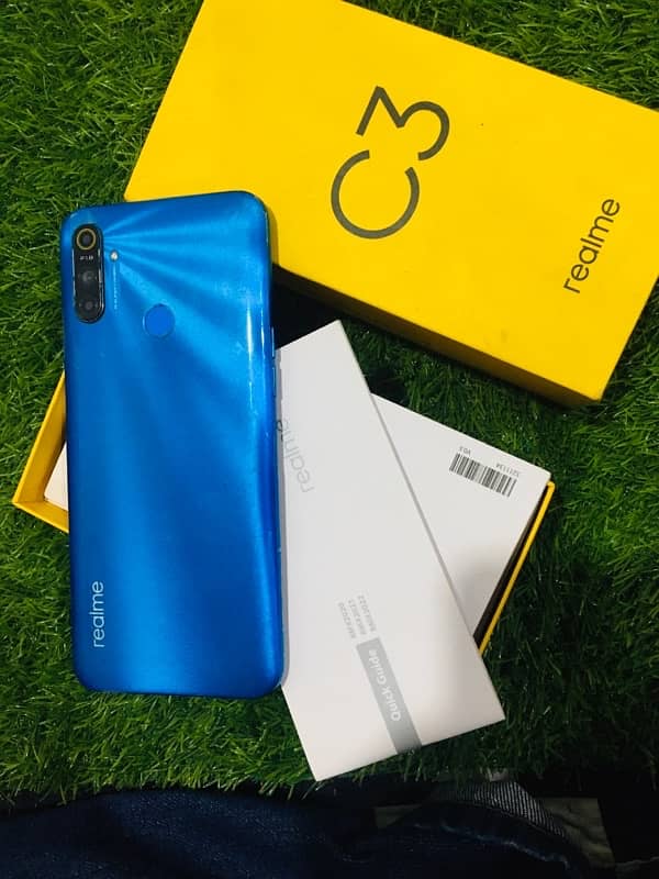 I am selling my realme c3 1