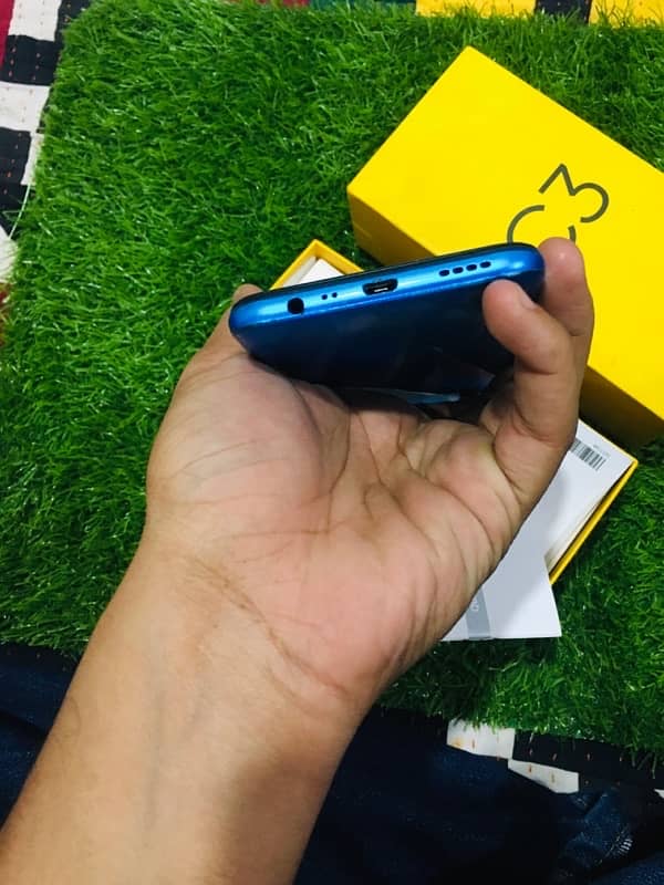 I am selling my realme c3 6