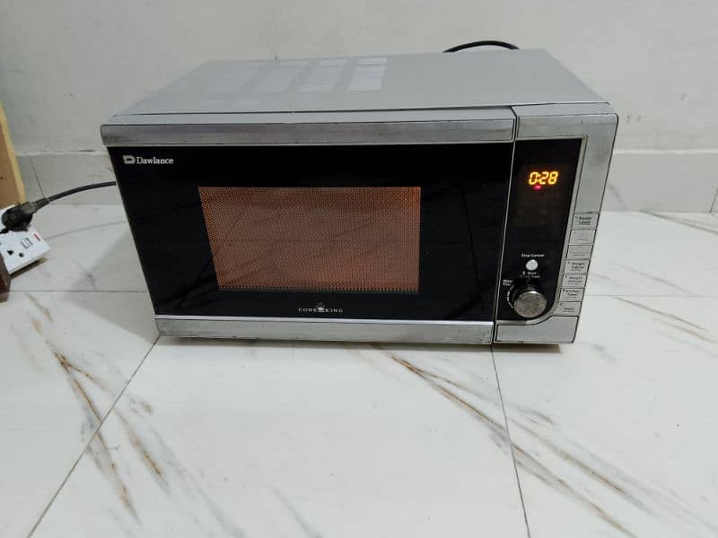 Dawlance 2 in 1 microwave oven grill cooking bhi hote h large size 1