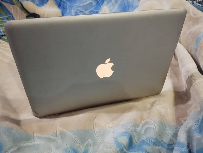 Apple laptop mid 2012 7