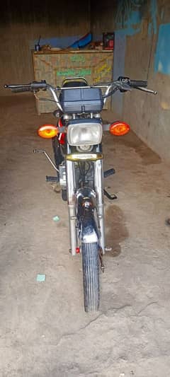 Honda 125 Model 2017 larkana number