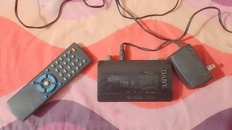 Denny's cable device (with original adopter remote control) 0