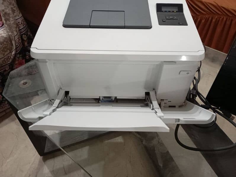 Hp Color Laser Jet Pro M454DN 2