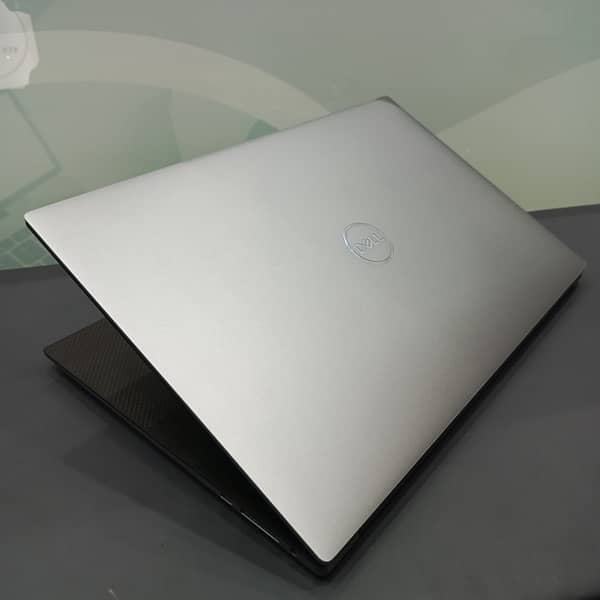 Dell precision 5560 3