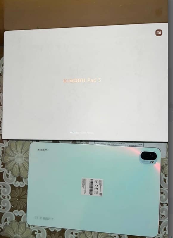 Xiaomi Pad 5 pearl white color just box open not even start 6