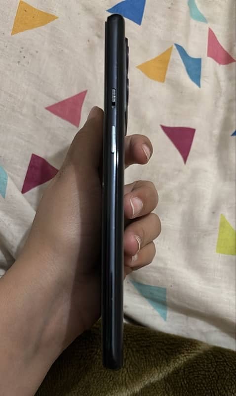 One plus 9 5G is available for sale 7