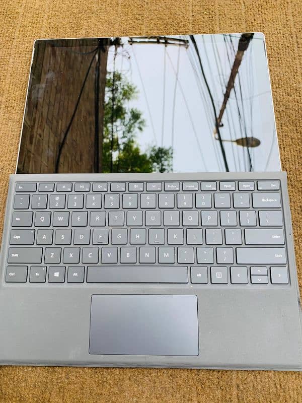 Microsoft Surface Pro 6 i7 7th generation 1