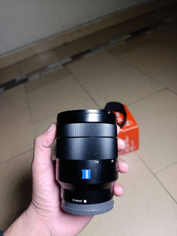 24-70 f4 zeise full frame lense for Sony mount All ok just minimum use 4