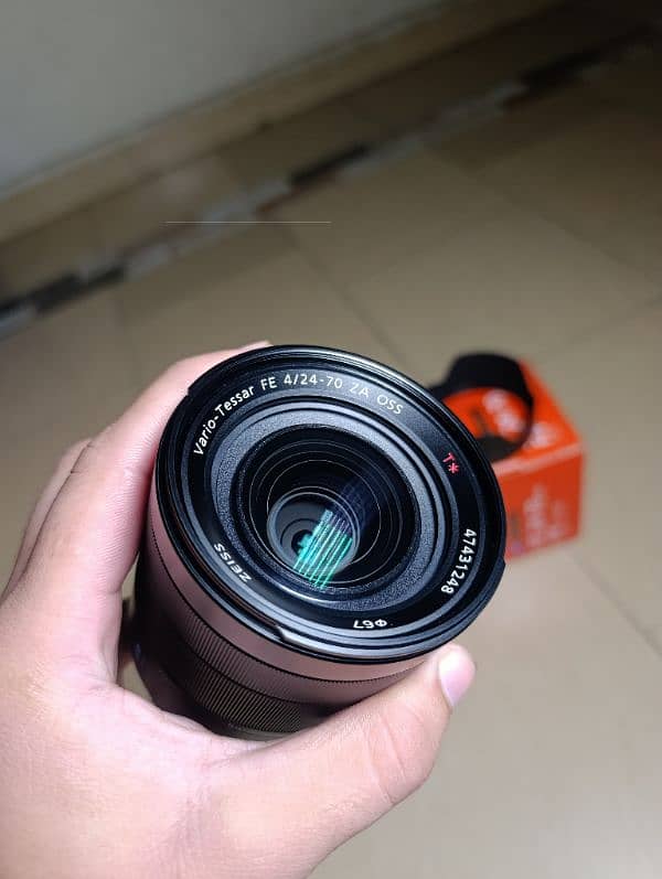 24-70 f4 zeise full frame lense for Sony mount All ok just minimum use 6