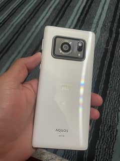 Docomo Aqous R6 read description