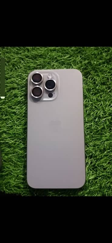 iPhone 15 pro max natural titanium 256 jV 1