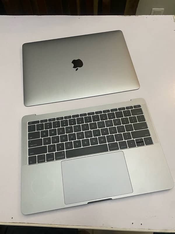 MacBook Pro 13” 2017 A1708 i5, 8gb, 128gb 0