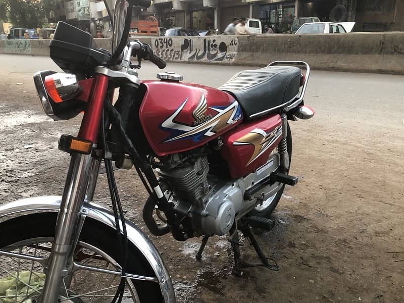 Honda 125 Black colour 2