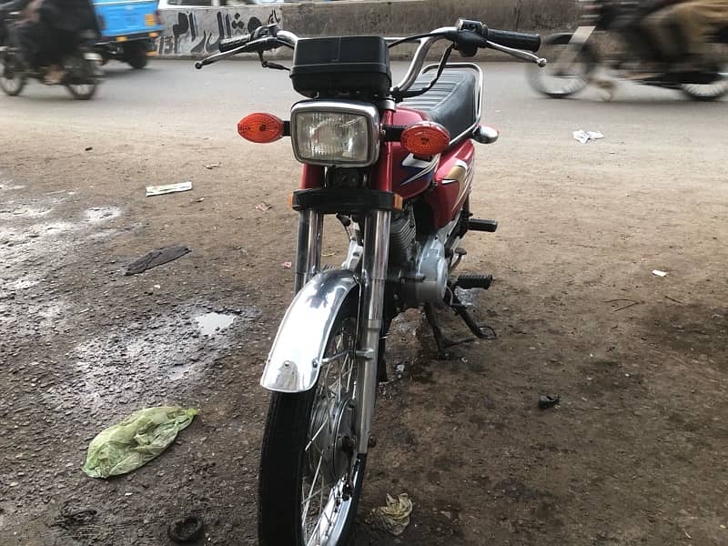 Honda 125 Black colour 4