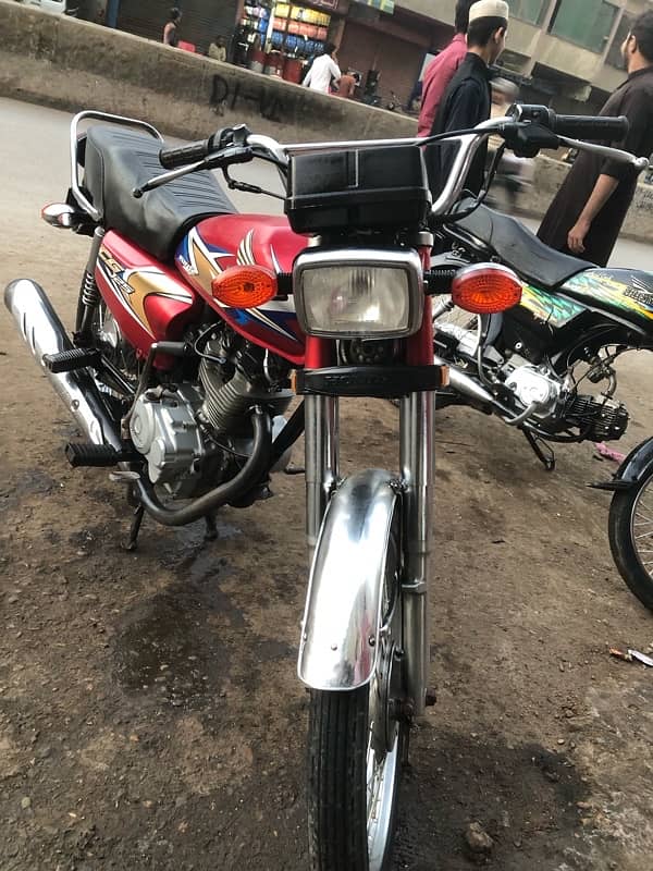 Honda 125 Black colour 9