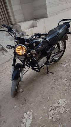 Suzuki GS 150 MODEL 2014 Karachi number