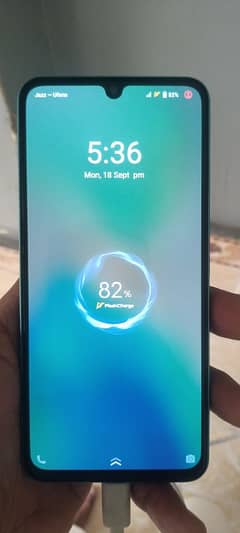 vivo v25 5g 12 265 bacak glass thoda sa creak hai