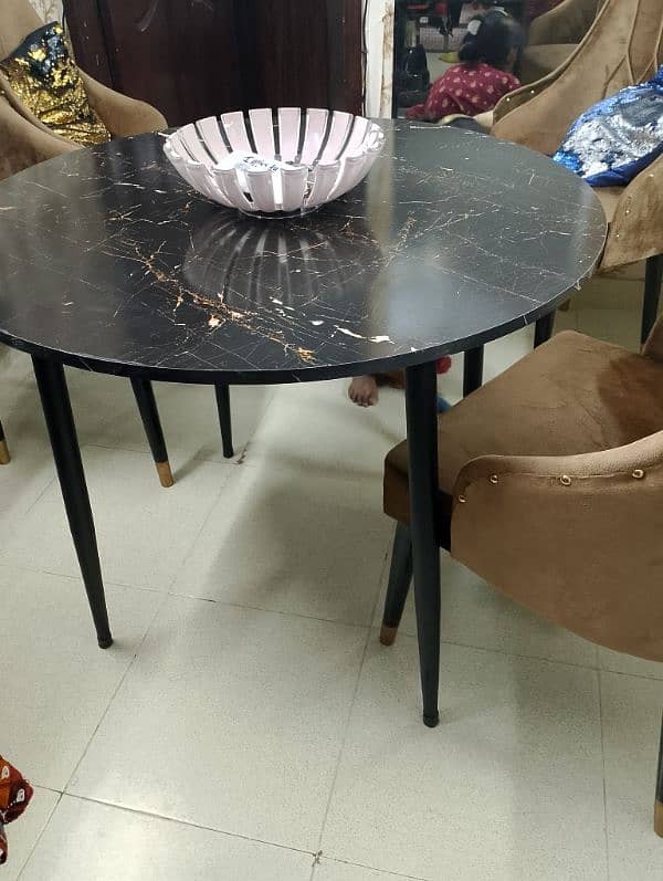 dinning table only serious buyer contact me 11