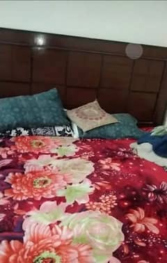 wooden bed condition 10/9