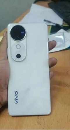 vivo v 40 12gb 256gb lush condition. 10 months warranty