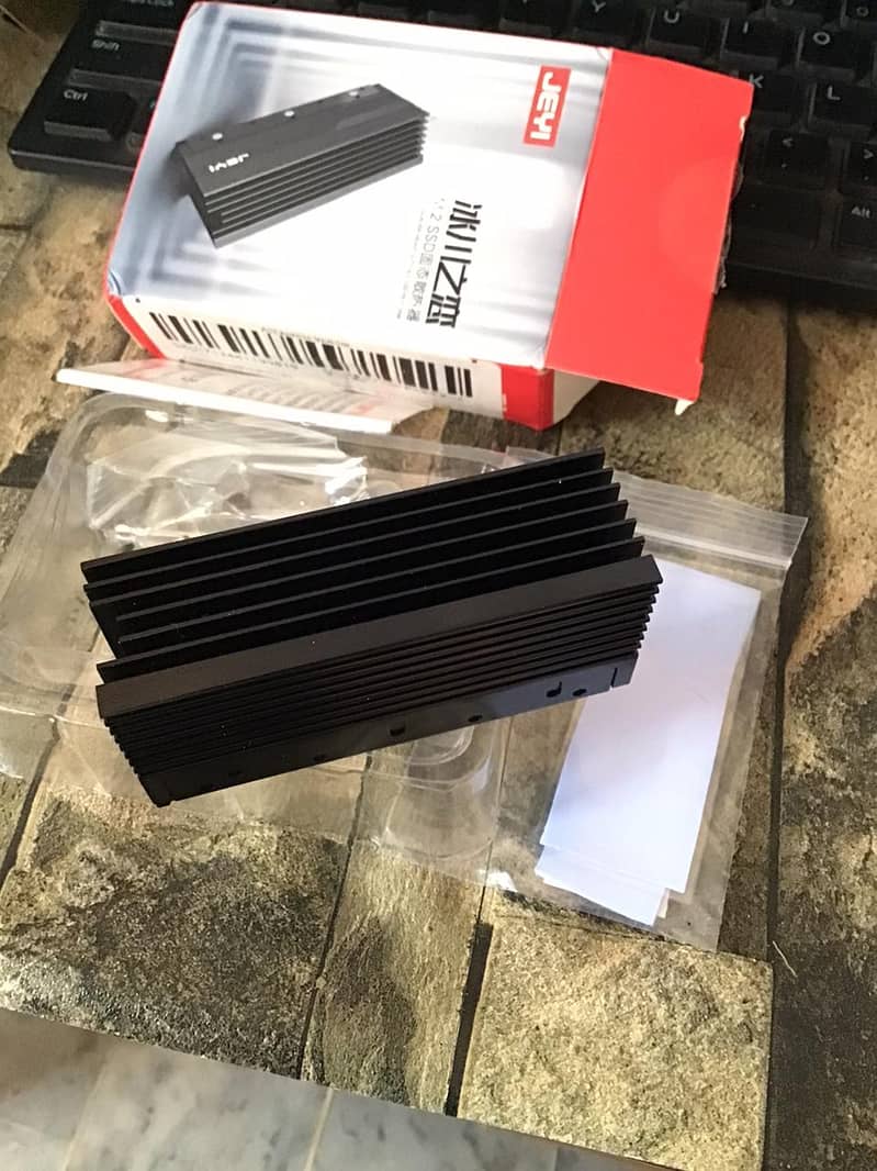 Hikvision gen4 1tb nvme ssd heatsink cpu coolers Logitech G402 mouse 11