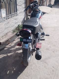 Honda 125 full genioun condition jis Bai na Lana ha rabta kara