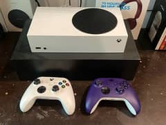 XBOX SERIES S WITH 2 Controllers