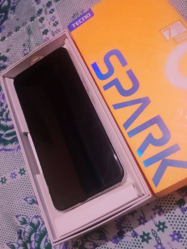 Tecno spark 8C 4