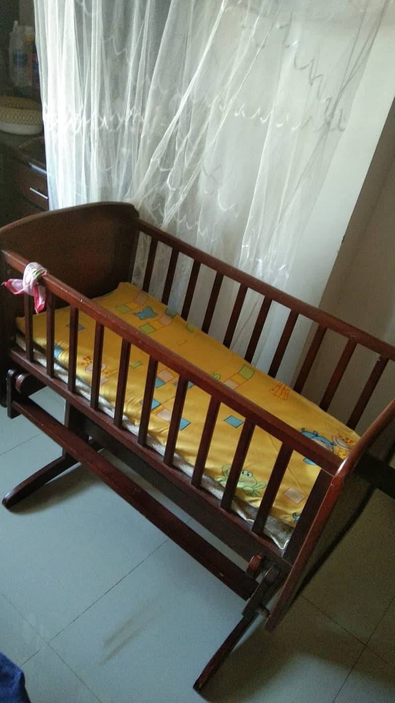 Wooden swinging baby bed/cot 3