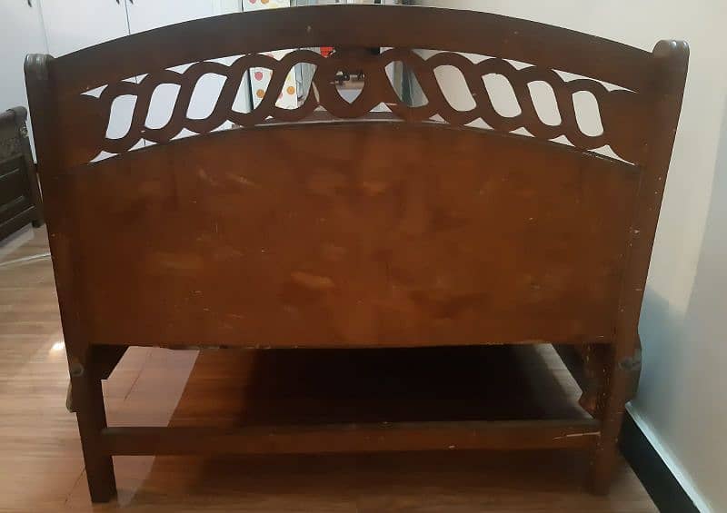 Single wooden bed with mattress 5