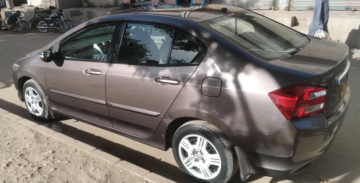 Honda City IVTEC 2018 - Urban Titanium Metallic 3