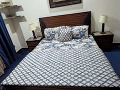 wooden bed set is very good condition